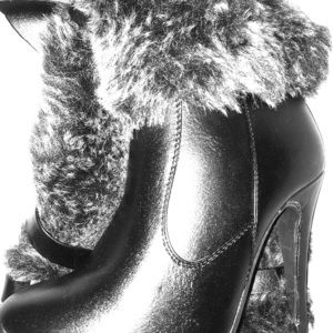 NWOT Faux Fur heeled boot